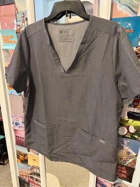 Figs Women's Short Sleeve V-Neck Scrub Top in Charcoal Gray